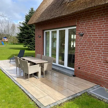 Ferienhaushaelfte Joeri Hues 2 Feriehus Nebel